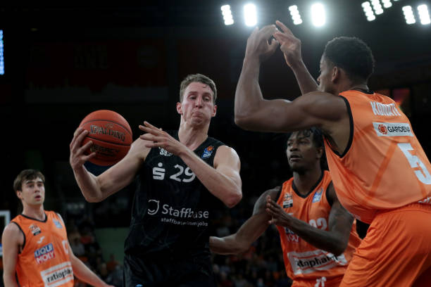 双方显然都 双方显然都